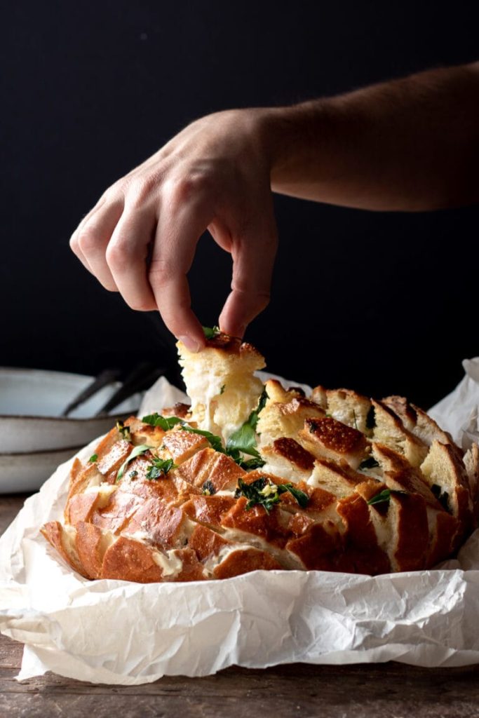 Vegan Cheesy Garlicky Pull Apart Bread